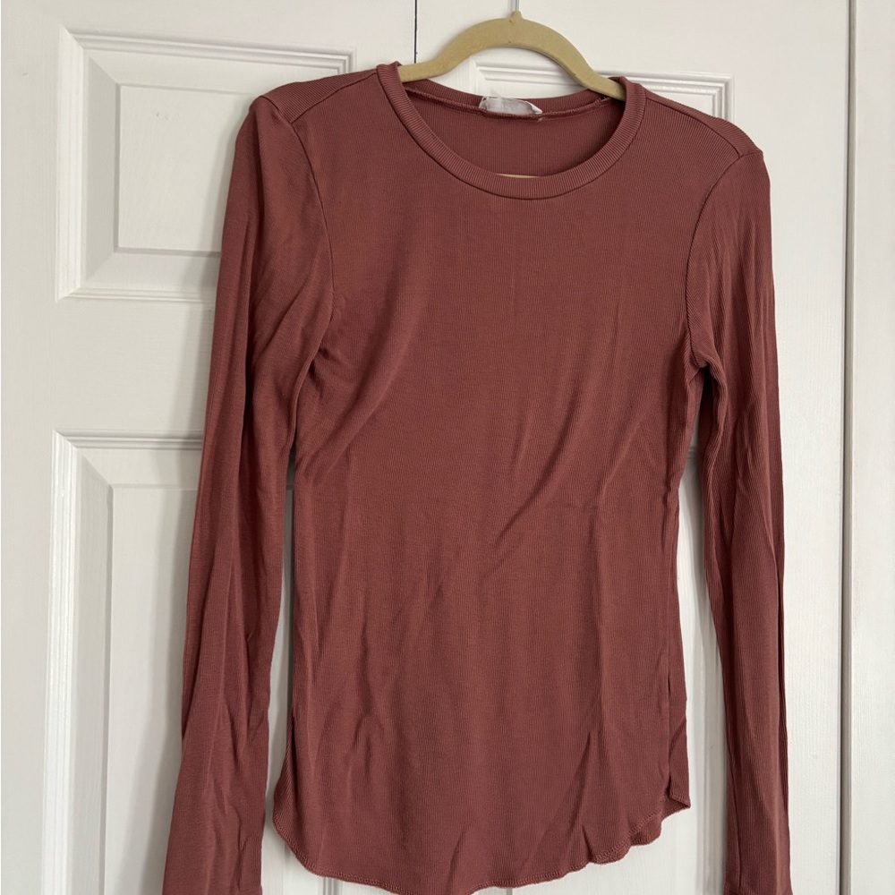 TALULAH Long Sleeve Crewneck Top in Mauve Pink